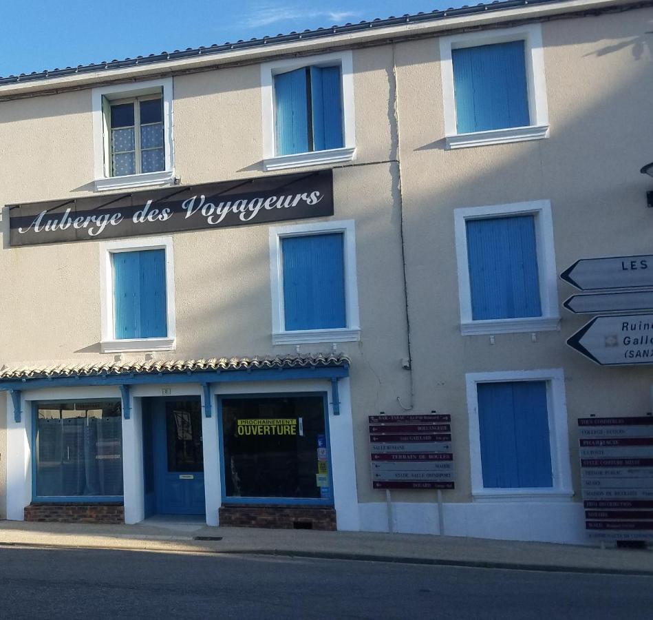 L'Auberge Des Voyageurs Ménigoute Exterior foto